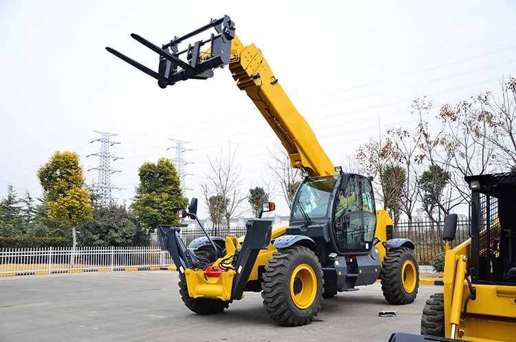 XCMG second hand telescopic boom forklift telehandler XC6-2506E price - Chariot télescopique: photos 3 XCMG second hand telescopic boom forklift telehandler XC6-2506E price - Chariot télescopique: photos 3