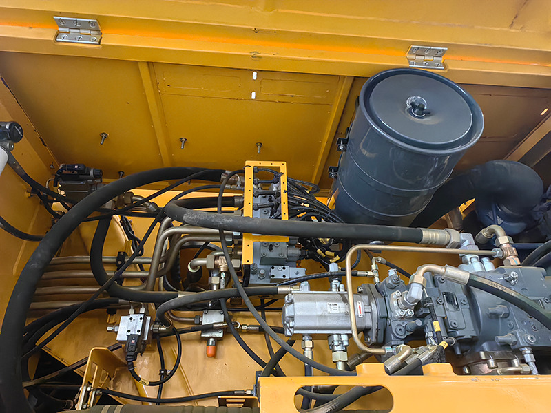 XCMG used XCT110 110ton telescopic boom truck crane mobile for sale - Grue: photos 4 XCMG used XCT110 110ton telescopic boom truck crane mobile for sale - Grue: photos 4