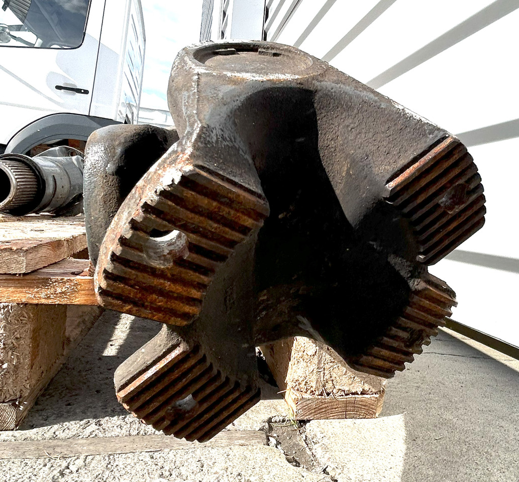 DAF CF EURO 6 440 DRIVE SHAFT LENGTH 1640 MM - Arbre à cardan: photos 4 DAF CF EURO 6 440 DRIVE SHAFT LENGTH 1640 MM - Arbre à cardan: photos 4