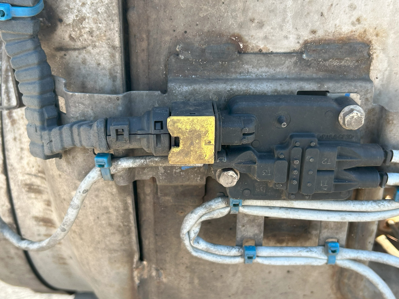 DAF CF EURO 6 COMPLETE CATALYTIC CONVERTER - Catalyseur pour Camion: photos 5 DAF CF EURO 6 COMPLETE CATALYTIC CONVERTER - Catalyseur pour Camion: photos 5
