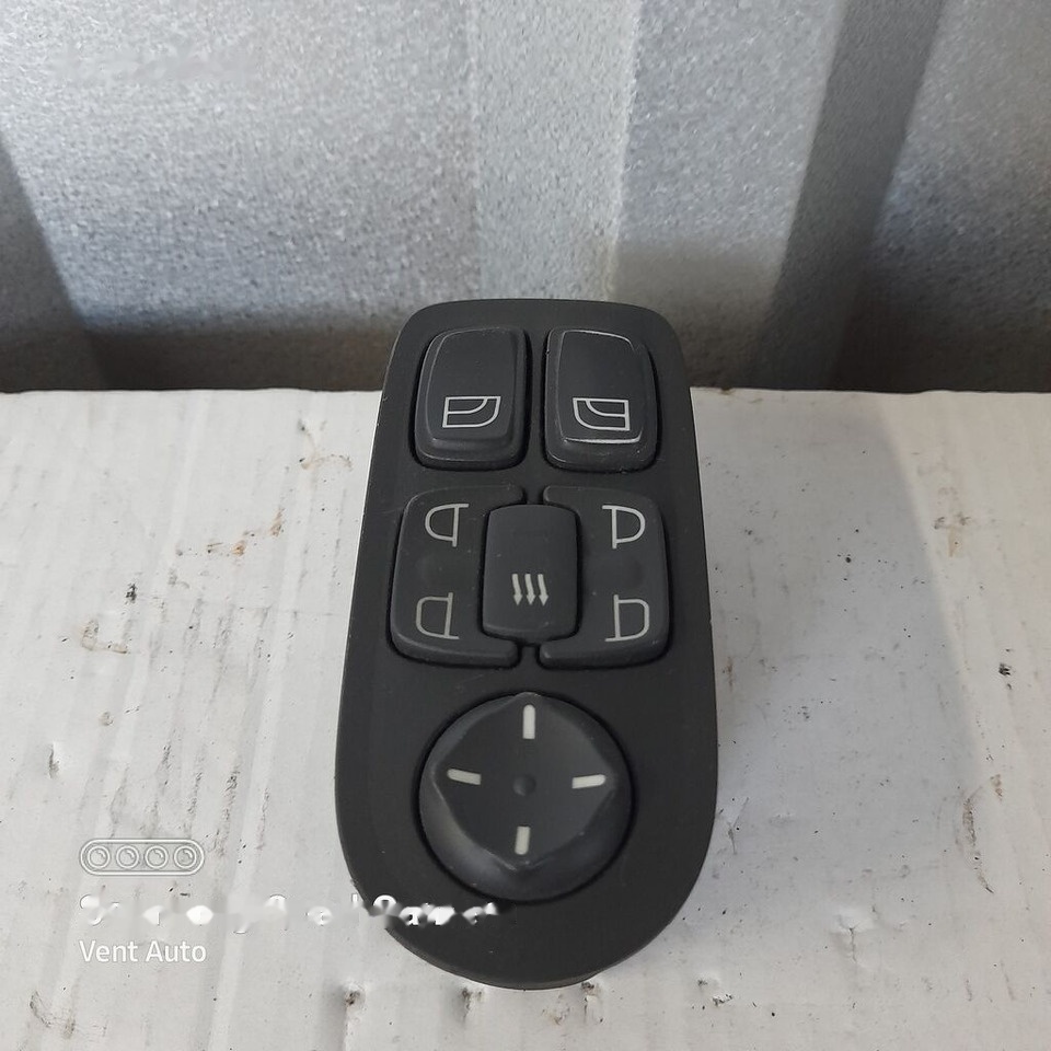 DAF XF 106 1895436 DAF 1895436 truck - Panel de instrumentos pour Camion: photos 1 DAF XF 106 1895436 DAF 1895436 truck - Panel de instrumentos pour Camion: photos 1