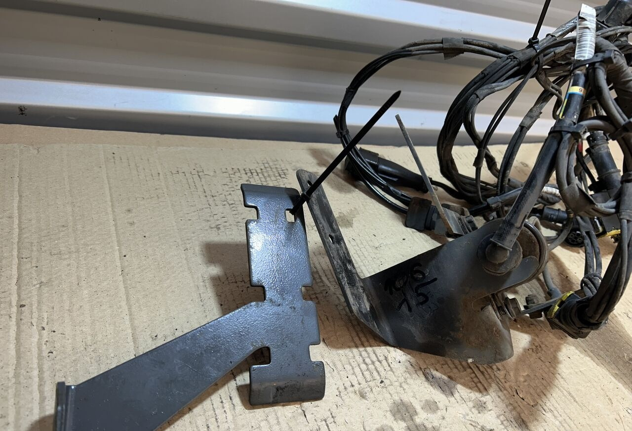 DAF XF 106 2020457 DAF XF 106 truck - Câble/ Fil pour Camion: photos 2 DAF XF 106 2020457 DAF XF 106 truck - Câble/ Fil pour Camion: photos 2