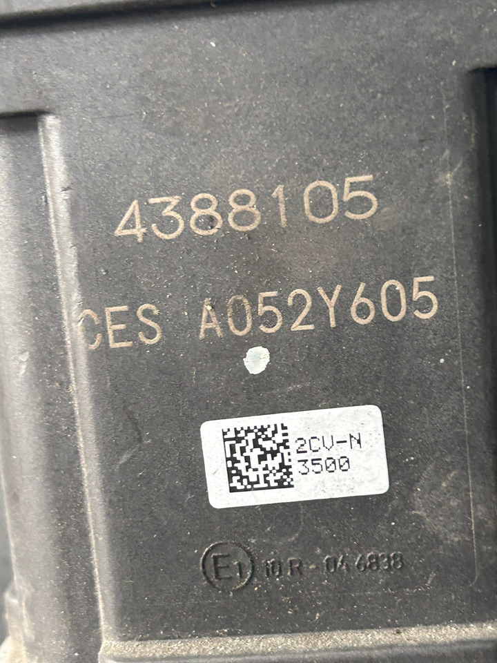 DAF XF 106 480 ADBLUE PUMP 4388105 A052Y605 - Système d'échappement pour Camion: photos 2 DAF XF 106 480 ADBLUE PUMP 4388105 A052Y605 - Système d'échappement pour Camion: photos 2