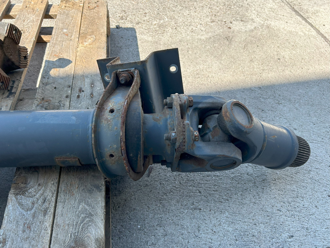 DAF XF 106 480 DRIVE SHAFT - Arbre à cardan: photos 4 DAF XF 106 480 DRIVE SHAFT - Arbre à cardan: photos 4