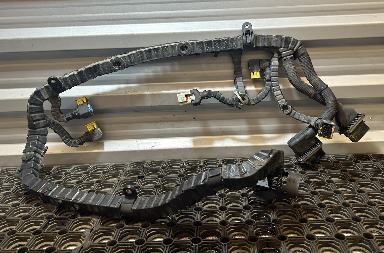 DAF XF 106 480 HARNESS INSTALLATION OF CATALYTIC CONVERTER - Câble/ Fil: photos 1 DAF XF 106 480 HARNESS INSTALLATION OF CATALYTIC CONVERTER - Câble/ Fil: photos 1