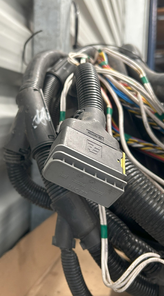 DAF XF 106 CHASSIS MAIN ELECTRICAL HARNESS - Câble/ Fil: photos 5 DAF XF 106 CHASSIS MAIN ELECTRICAL HARNESS - Câble/ Fil: photos 5