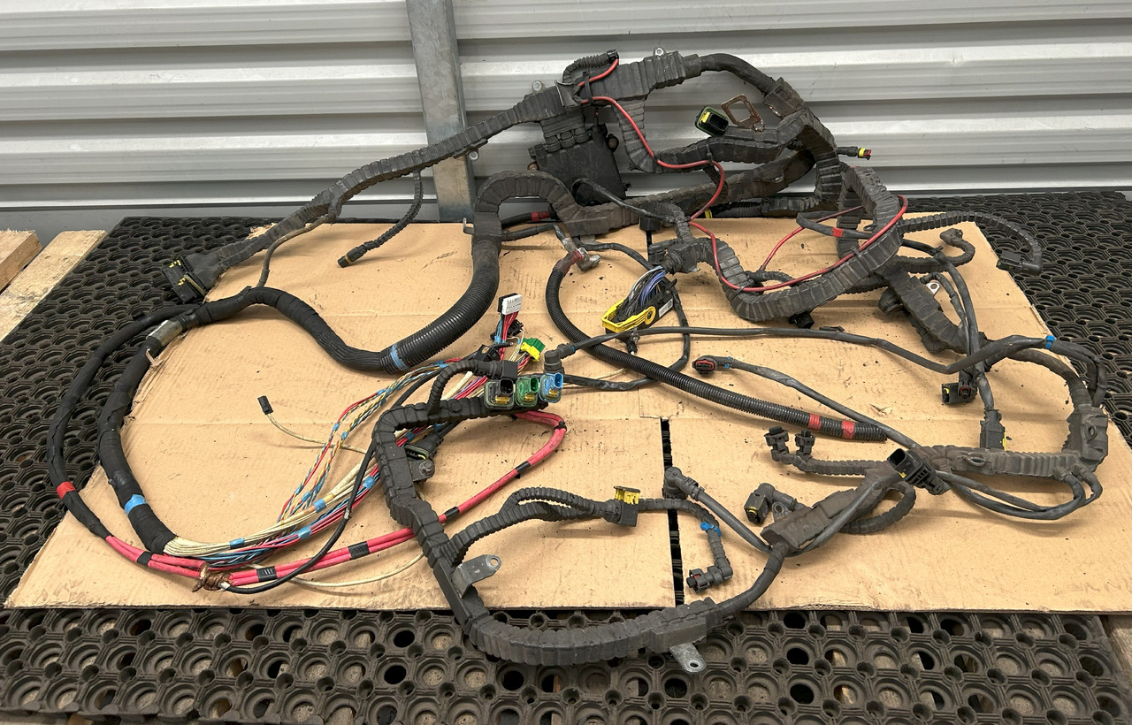 DAF XF 106 J3C ENGINE WIRING HARNESS - Câble/ Fil: photos 1 DAF XF 106 J3C ENGINE WIRING HARNESS - Câble/ Fil: photos 1