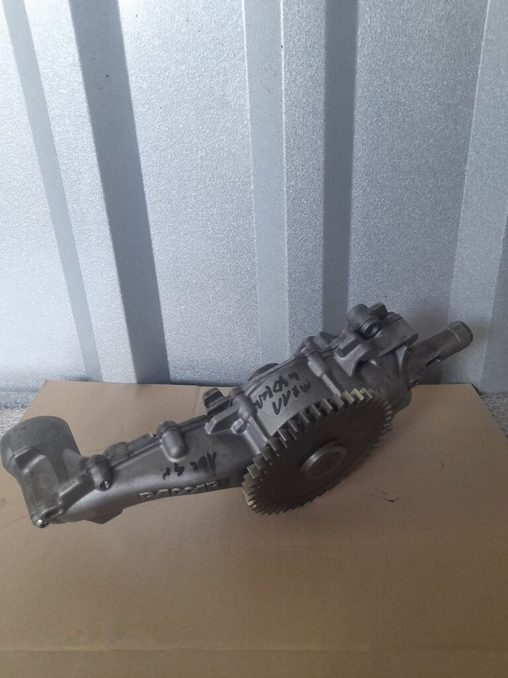 DAF XF 106 MX11 1955983 DAF XF 106 MX11 truck - Pompe à huile pour Camion: photos 3 DAF XF 106 MX11 1955983 DAF XF 106 MX11 truck - Pompe à huile pour Camion: photos 3