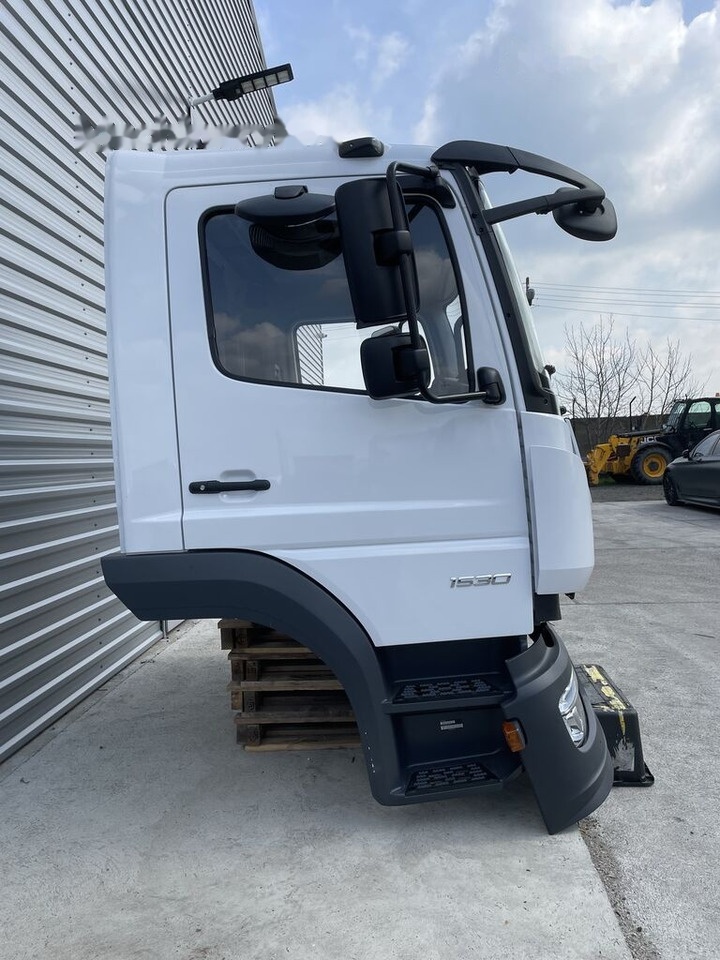 FRONT BUMPER COMPLETE EXTRA COST 700EU Mercedes-Benz ATEGO Euro 6 Mercedes-Benz 1523 L, 1524 L, 1527 L, 1530 - Cabine pour Camion: photos 3 FRONT BUMPER COMPLETE EXTRA COST 700EU Mercedes-Benz ATEGO Euro 6 Mercedes-Benz 1523 L, 1524 L, 1527 L, 1530 - Cabine pour Camion: photos 3