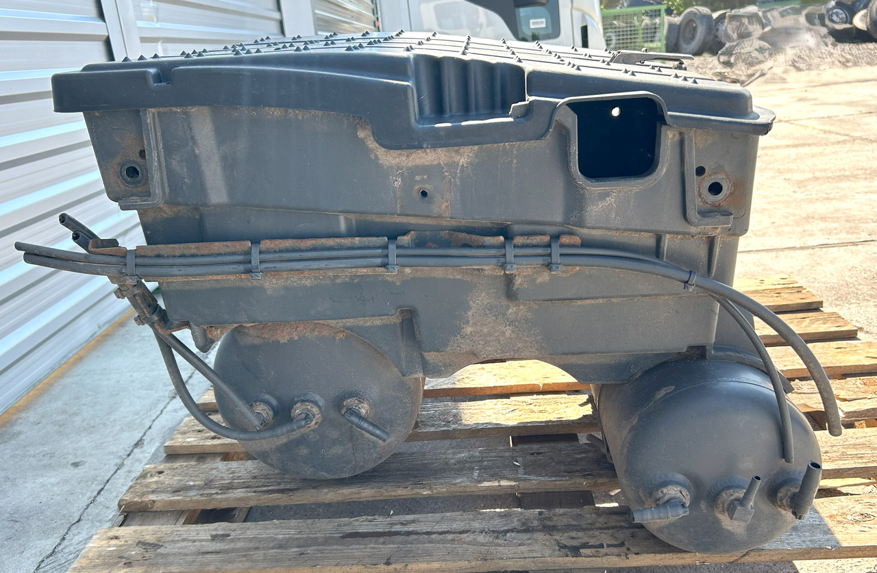 Mercedes AROCS MP4 BATTERY BOX WITH CYLINDERS - Accumulateur pour Camion: photos 1 Mercedes AROCS MP4 BATTERY BOX WITH CYLINDERS - Accumulateur pour Camion: photos 1