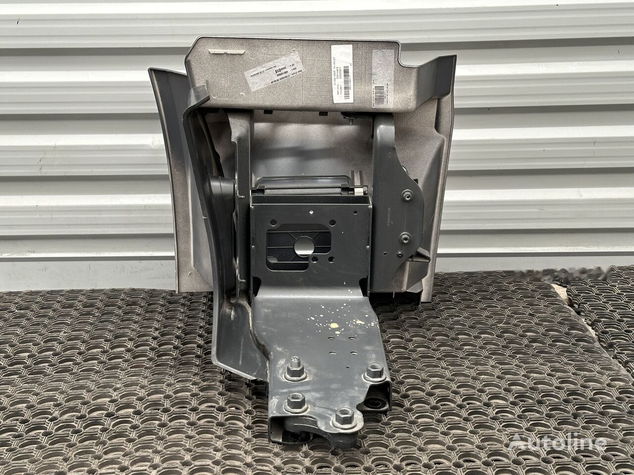 Mercedes-Benz ACTROS MP4 A9606662903 Mercedes-Benz A9606662903 - Marchepied pour Camion: photos 2 Mercedes-Benz ACTROS MP4 A9606662903 Mercedes-Benz A9606662903 - Marchepied pour Camion: photos 2