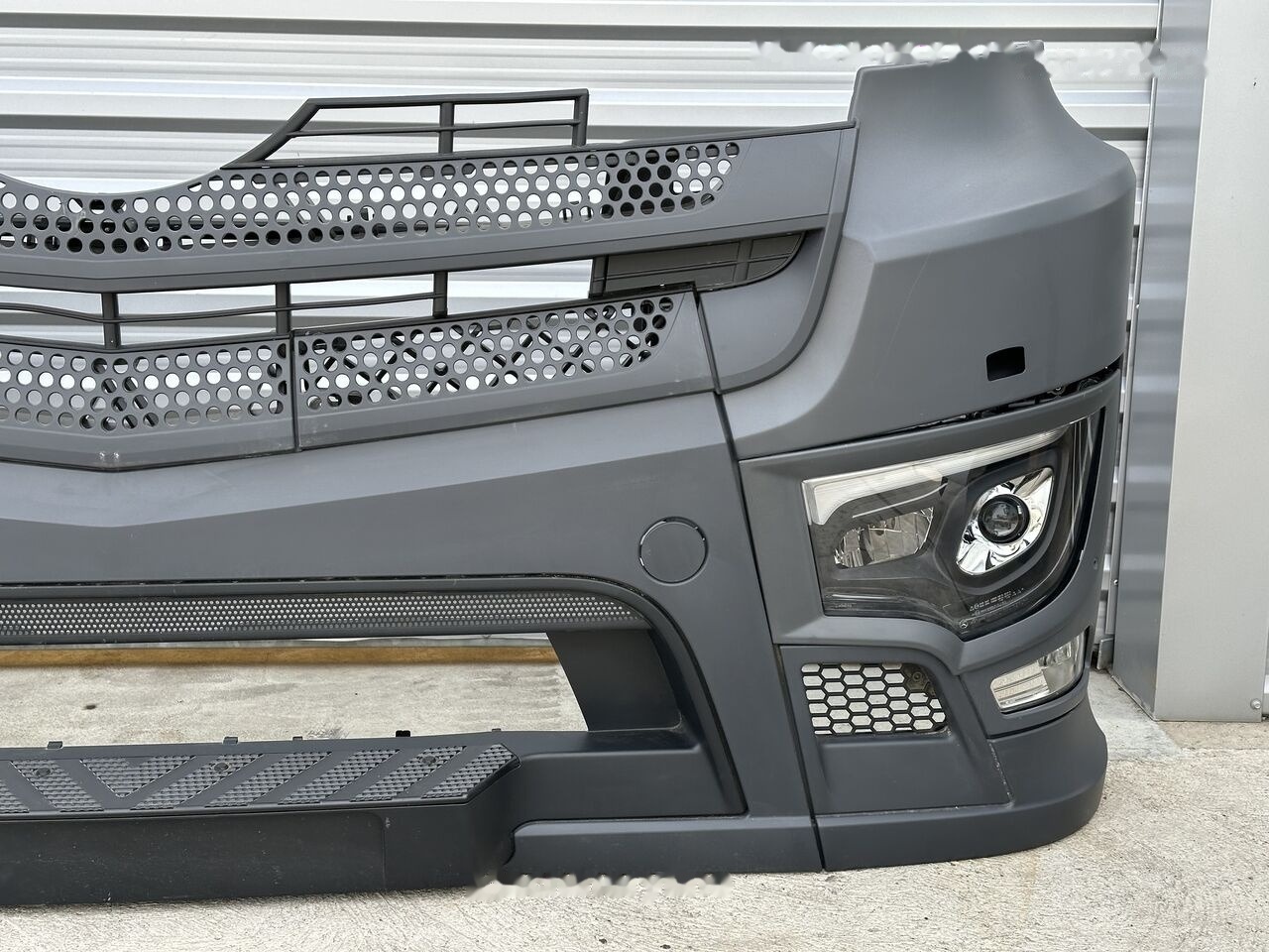 Mercedes-Benz ACTROS MP4 MP5 A9618203159 A9618203059 Mercedes-Benz A 9608801690 A9618203159 A9618203059 - Pare-chocs pour Camion: photos 4 Mercedes-Benz ACTROS MP4 MP5 A9618203159 A9618203059 Mercedes-Benz A 9608801690 A9618203159 A9618203059 - Pare-chocs pour Camion: photos 4