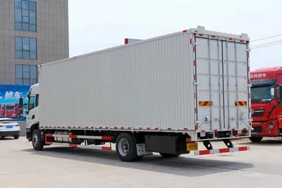6-Wheel Dongfeng Cargo Truck 9.8m Carog Body - Camion fourgon: photos 1 6-Wheel Dongfeng Cargo Truck 9.8m Carog Body - Camion fourgon: photos 1