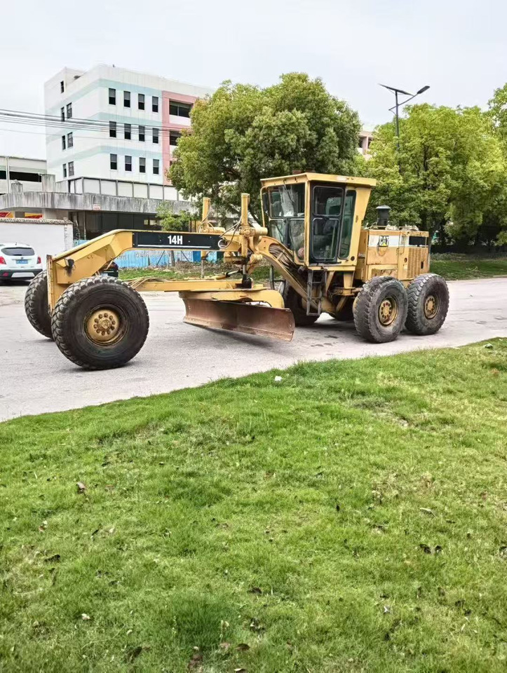 Caterpillar 14H, 140H Motor Grader Original Color CAT Machine - Niveleuse: photos 5 Caterpillar 14H, 140H Motor Grader Original Color CAT Machine - Niveleuse: photos 5