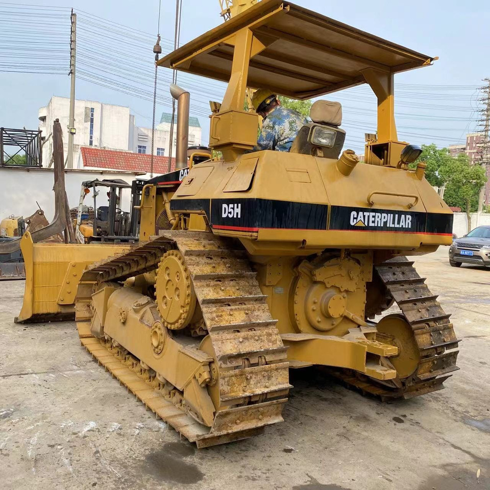 Caterpillar Bulldozer CAT D5H, D5K Cheap Japan Origin Bulldozer - Bulldozer: photos 5 Caterpillar Bulldozer CAT D5H, D5K Cheap Japan Origin Bulldozer - Bulldozer: photos 5