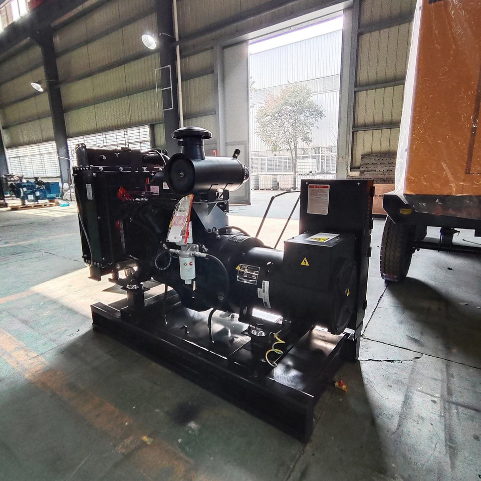 Cummins Generator Set 50KVA, 100KVA, 150KVA, 200KVA Brand New Condition - Groupe électrogène: photos 2 Cummins Generator Set 50KVA, 100KVA, 150KVA, 200KVA Brand New Condition - Groupe électrogène: photos 2