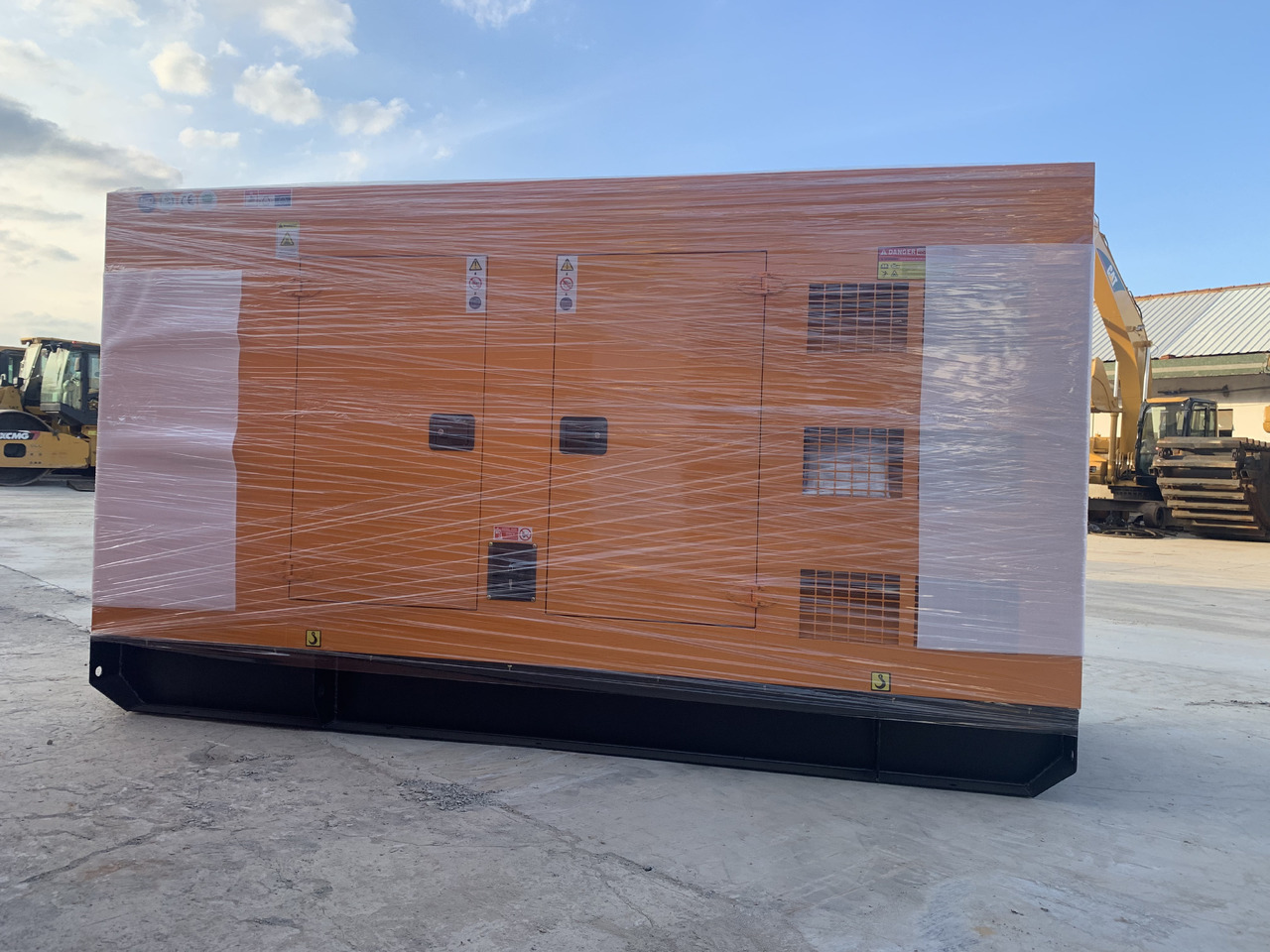 Cummins Gnerator Set 90KW Three Phase Power 50HZ - Groupe électrogène: photos 1 Cummins Gnerator Set 90KW Three Phase Power 50HZ - Groupe électrogène: photos 1