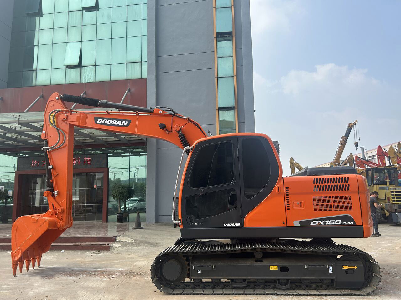 Doosan 15 ton Excavator Doosan DX150 - Pelle sur chenille: photos 2 Doosan 15 ton Excavator Doosan DX150 - Pelle sur chenille: photos 2