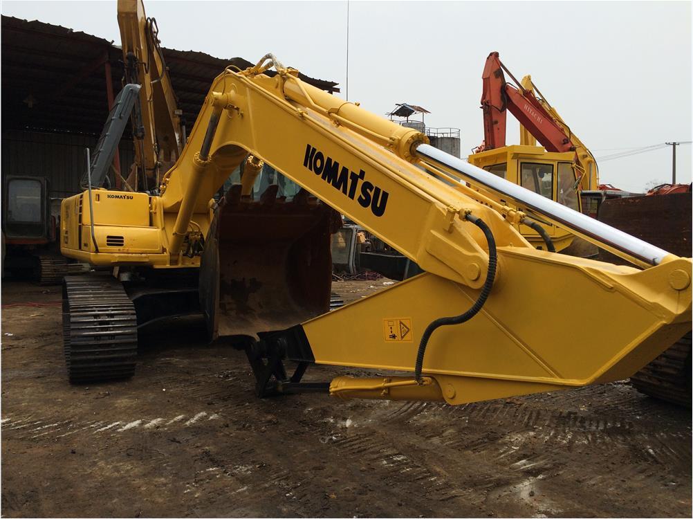 KOMATSU hydraulic excavator 22 ton excavator Komatsu PC220-6, PC220-7, PC220-8 - Pelle sur chenille: photos 4 KOMATSU hydraulic excavator 22 ton excavator Komatsu PC220-6, PC220-7, PC220-8 - Pelle sur chenille: photos 4