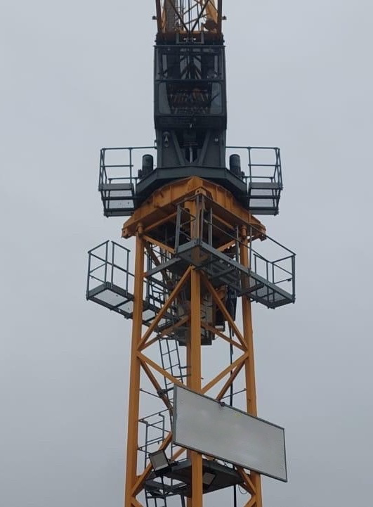 LIEBHERR 200 EC-H 10 Litronic - Grue à tour: photos 2 LIEBHERR 200 EC-H 10 Litronic - Grue à tour: photos 2