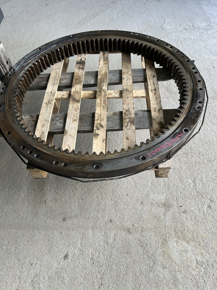 Komatsu PC240 - Couronne d'orientation pour Pelle: photos 3 Komatsu PC240 - Couronne d'orientation pour Pelle: photos 3