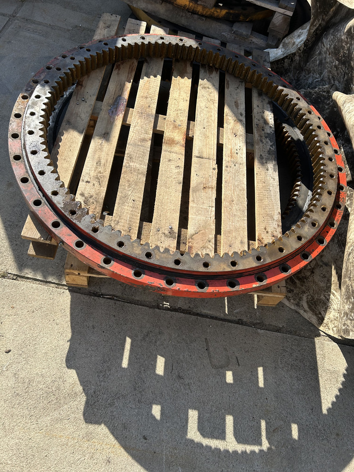 LIEBHERR 900C, 904C - Couronne d'orientation pour Pelle: photos 1 LIEBHERR 900C, 904C - Couronne d'orientation pour Pelle: photos 1