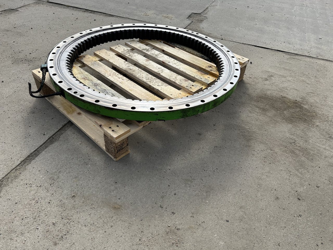 LIEBHERR A312 - Couronne d'orientation pour Pelle sur pneus: photos 1 LIEBHERR A312 - Couronne d'orientation pour Pelle sur pneus: photos 1