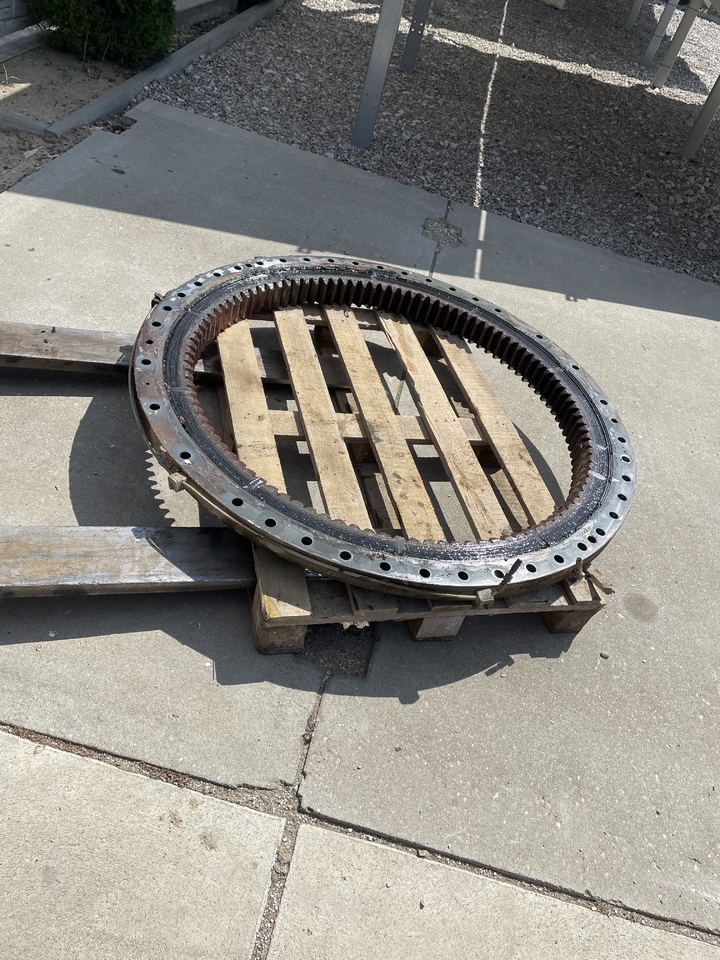 LIEBHERR R906 - Couronne d'orientation pour Pelle: photos 1 LIEBHERR R906 - Couronne d'orientation pour Pelle: photos 1