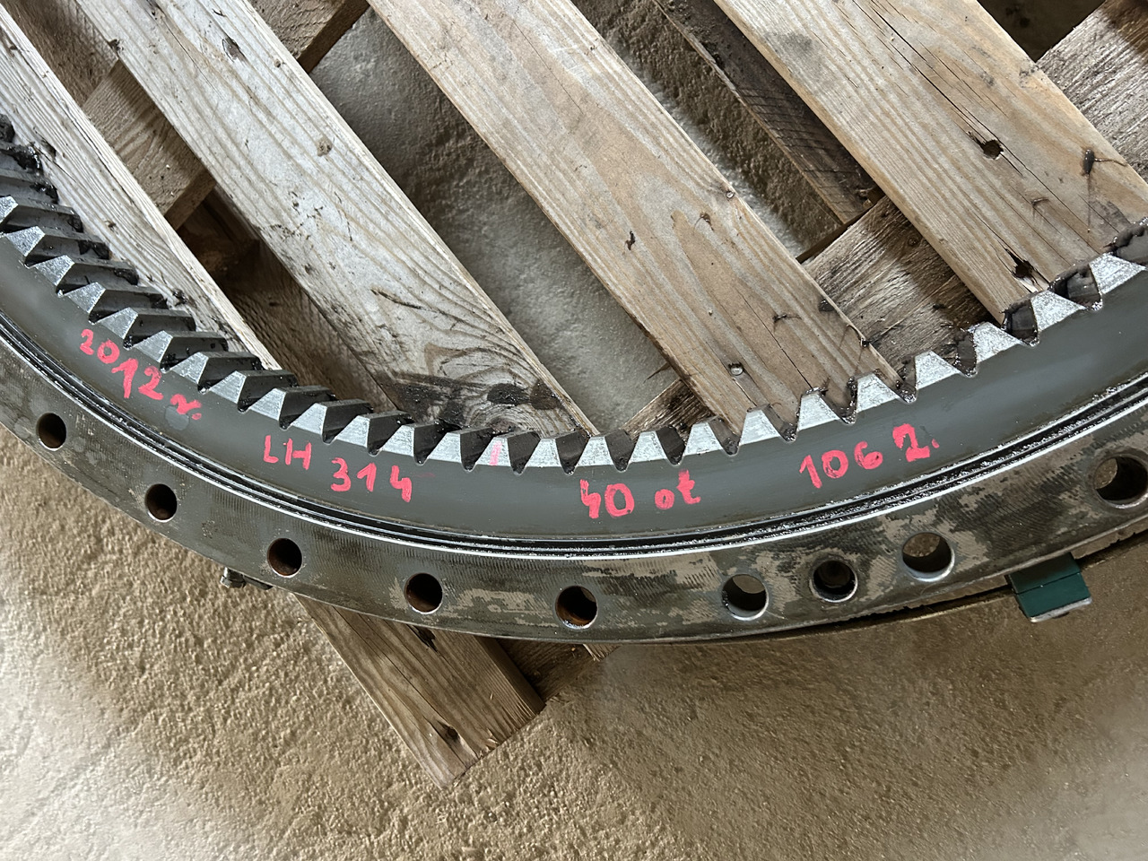 Liebherr A314 litronic - Couronne d'orientation pour Pelle: photos 2 Liebherr A314 litronic - Couronne d'orientation pour Pelle: photos 2