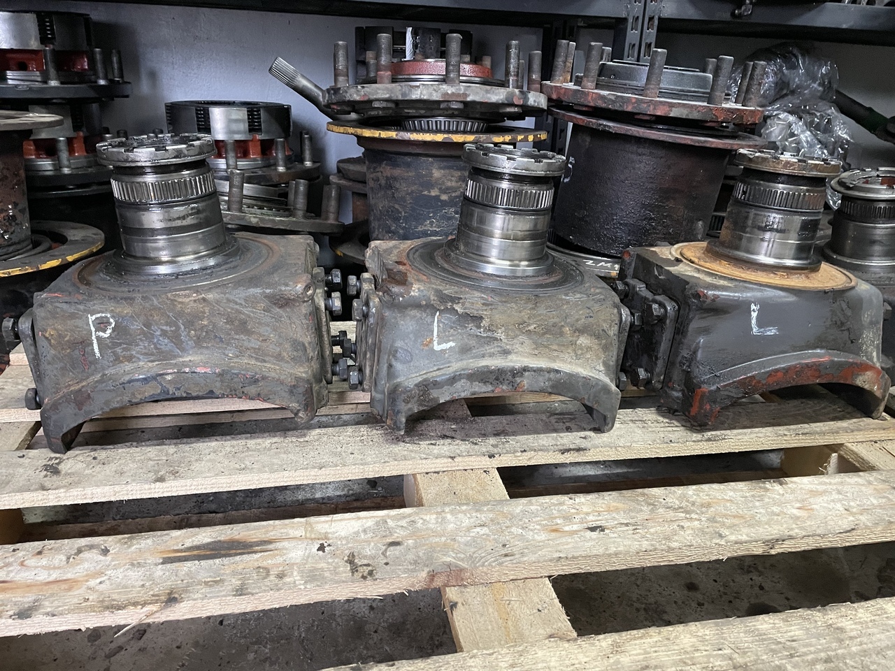 Części do mostów ZF - Pièces de rechange pour Engins de chantier: photos 1 Części do mostów ZF - Pièces de rechange pour Engins de chantier: photos 1