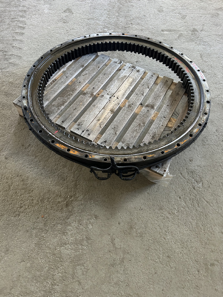 Volvo EW140C - Couronne d'orientation pour Pelle sur pneus: photos 2 Volvo EW140C - Couronne d'orientation pour Pelle sur pneus: photos 2