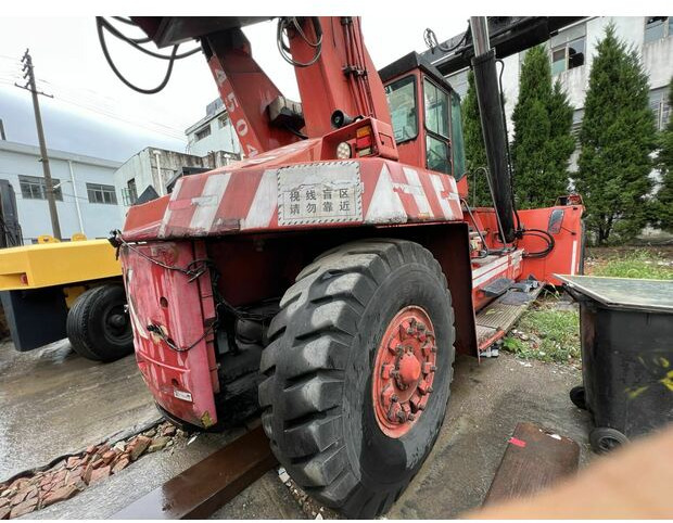 2008 KALMAR DRD420-60S5K - Reach stacker: photos 3 2008 KALMAR DRD420-60S5K - Reach stacker: photos 3