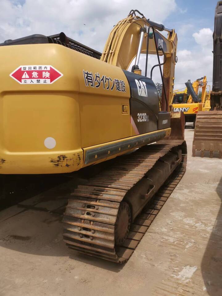 Caterpillar 323D - Pelle sur chenille: photos 3 Caterpillar 323D - Pelle sur chenille: photos 3
