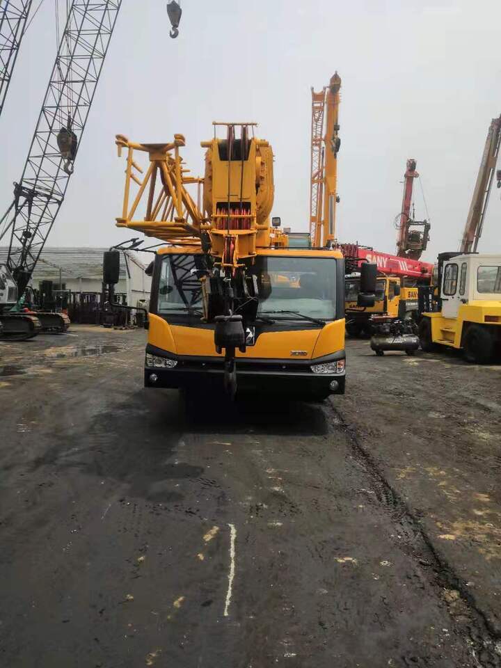 XCMG QY25K5 - Grue mobile: photos 4 XCMG QY25K5 - Grue mobile: photos 4
