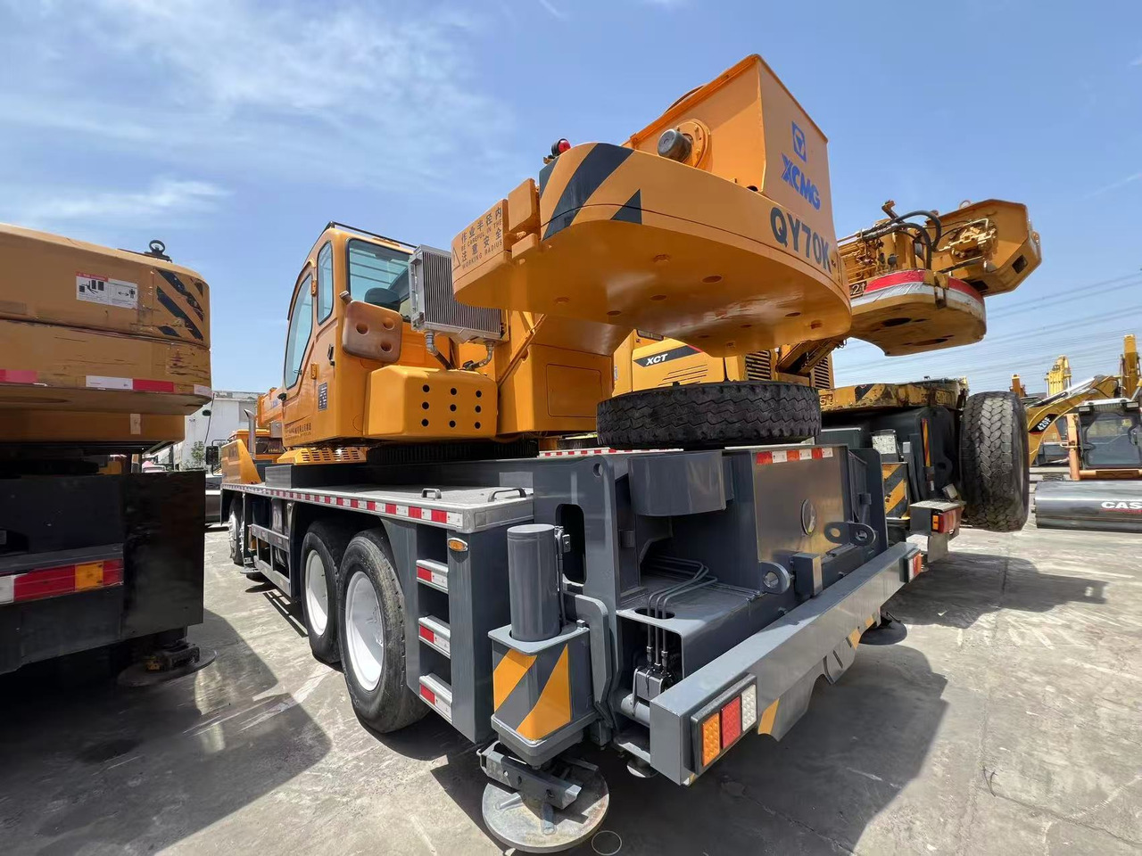 XCMG QY70K-I - Grue mobile: photos 1 XCMG QY70K-I - Grue mobile: photos 1