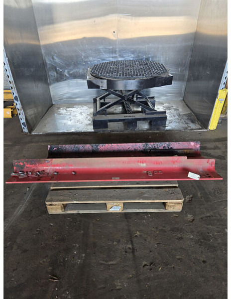 Liebherr Covering right - Pare-chocs: photos 4 Liebherr Covering right - Pare-chocs: photos 4