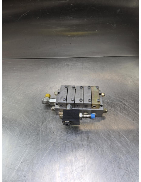 Liebherr Distribution Block - Hydraulique: photos 1 Liebherr Distribution Block - Hydraulique: photos 1