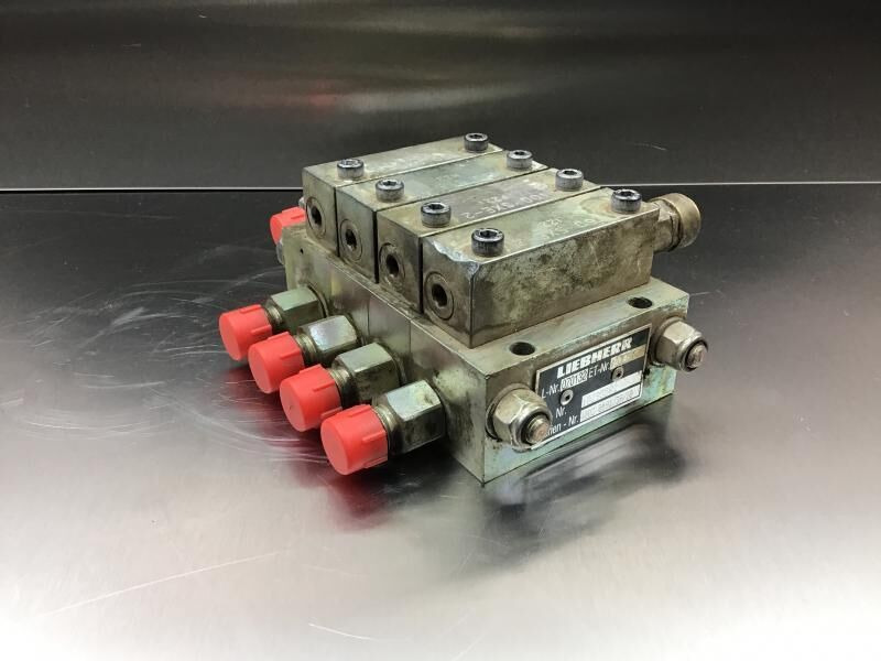 Liebherr Distribution Block - Hydraulique: photos 1 Liebherr Distribution Block - Hydraulique: photos 1