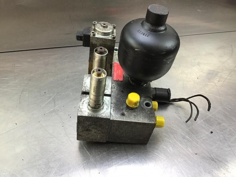 Liebherr Distribution Block - Hydraulique: photos 2 Liebherr Distribution Block - Hydraulique: photos 2