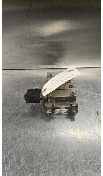 Liebherr Distribution Block - Hydraulique: photos 1 Liebherr Distribution Block - Hydraulique: photos 1