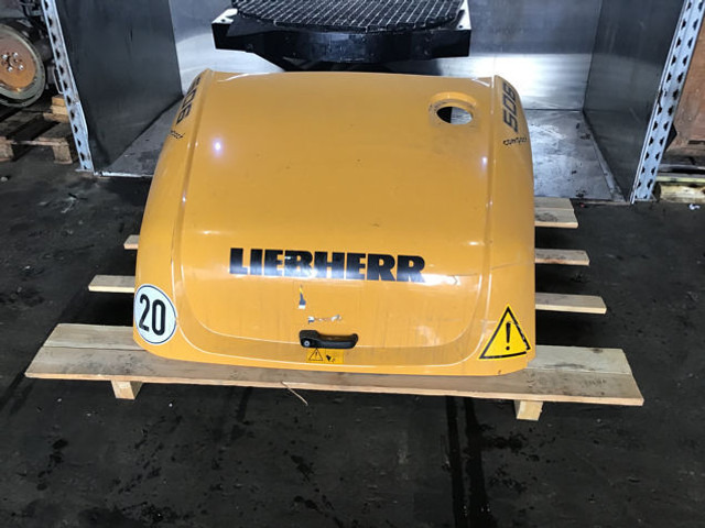 Liebherr Engine Hood - Capot: photos 1 Liebherr Engine Hood - Capot: photos 1