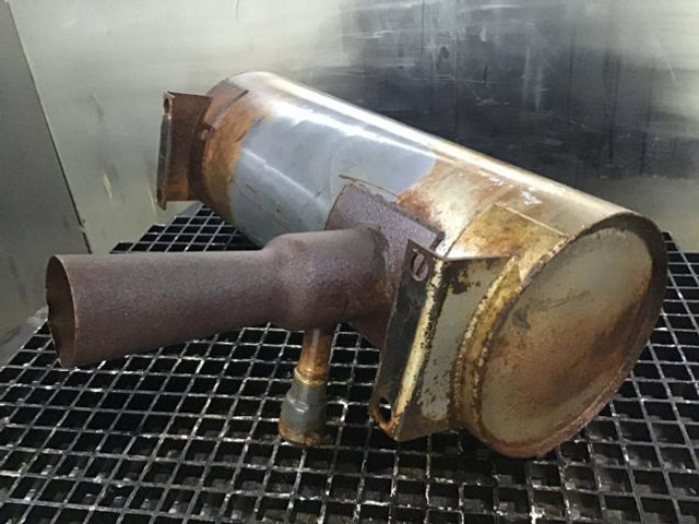 Liebherr Exhaust Silencer - Silencieux: photos 2 Liebherr Exhaust Silencer - Silencieux: photos 2
