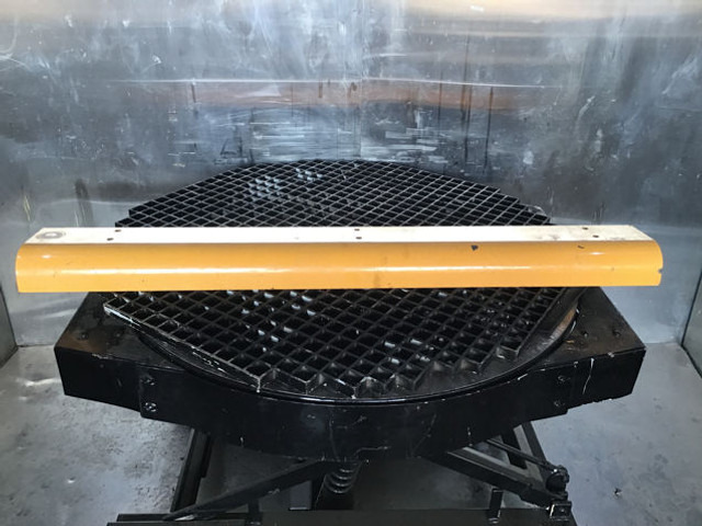 Liebherr LH 60 C / LH60 M - Pare-chocs: photos 1 Liebherr LH 60 C / LH60 M - Pare-chocs: photos 1