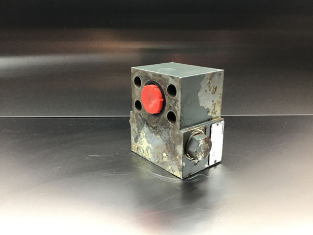 Liebherr Non-Return Valve - Moteur et pièces: photos 1 Liebherr Non-Return Valve - Moteur et pièces: photos 1