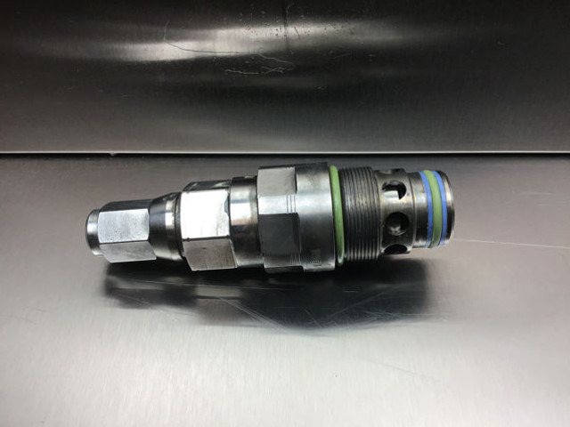 Liebherr Pressure Feeder Valve - Moteur et pièces: photos 1 Liebherr Pressure Feeder Valve - Moteur et pièces: photos 1