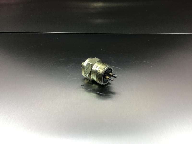 Liebherr Pressure Switch - Relais: photos 2 Liebherr Pressure Switch - Relais: photos 2