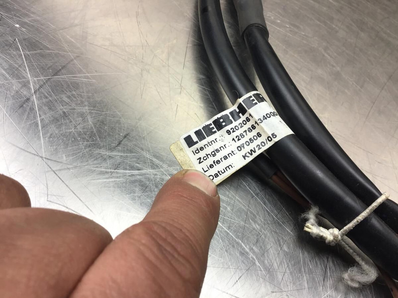 Liebherr R912 Li / R902 Li - Câble/ Fil: photos 2 Liebherr R912 Li / R902 Li - Câble/ Fil: photos 2