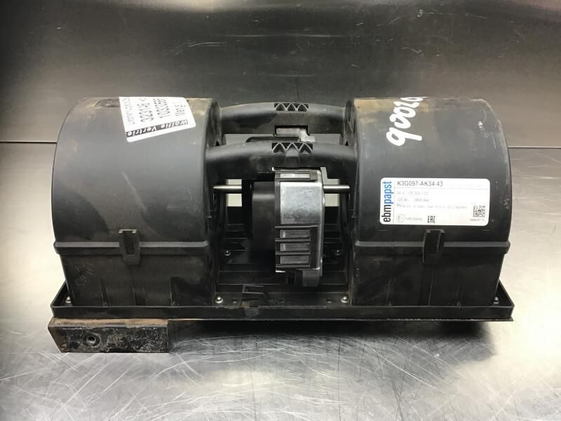 Liebherr R946 LC / R946 NLC / R956 / R976 / R926 LC / R920 / R920 LC - Pulseur d'air habitacle: photos 1 Liebherr R946 LC / R946 NLC / R956 / R976 / R926 LC / R920 / R920 LC - Pulseur d'air habitacle: photos 1