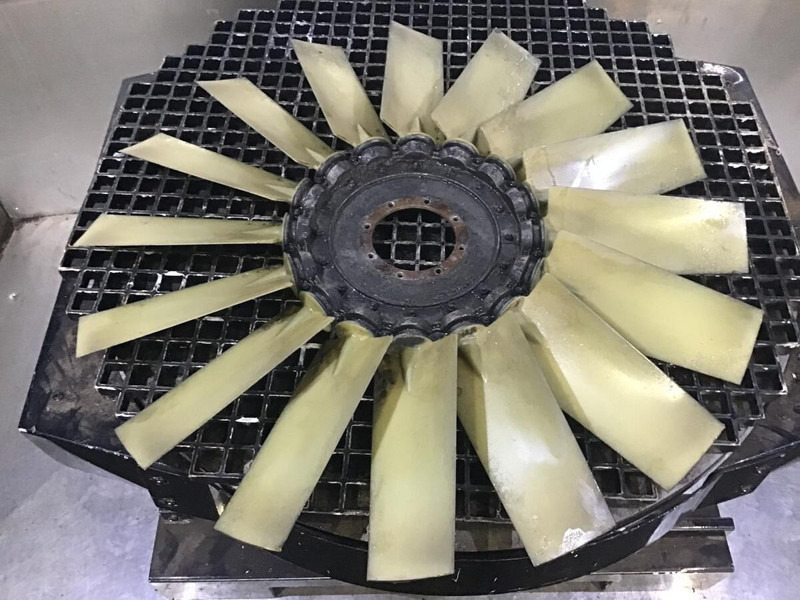 Liebherr R954B / R954HD / R954 - Ventilateur: photos 2 Liebherr R954B / R954HD / R954 - Ventilateur: photos 2