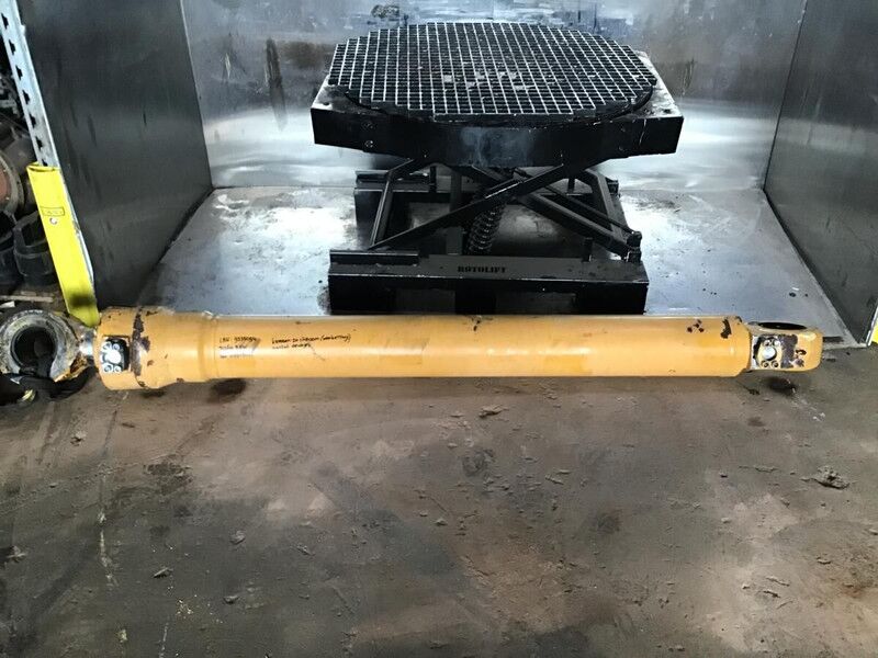 Liebherr R964B / R964B-HD / R964B EW Litronic - Vérin hydraulique: photos 3 Liebherr R964B / R964B-HD / R964B EW Litronic - Vérin hydraulique: photos 3